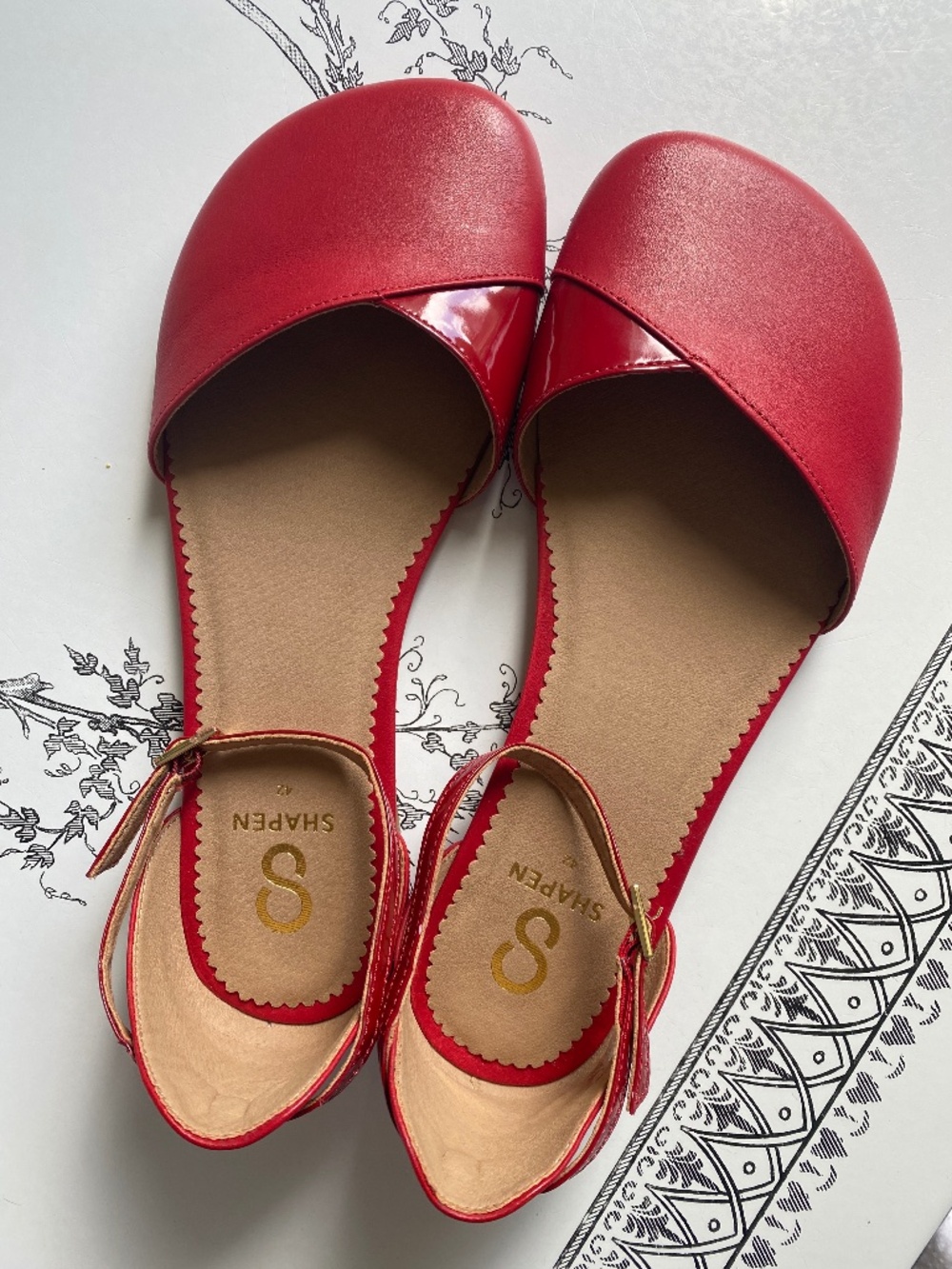 Shapen Poppy Leather Flats - Cherry - EU 42 / US 11 Wide